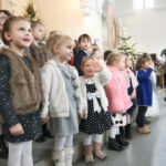 06.01.2015 Kielce. Kościół Franciszkanów. Koncert kolęd w wykonaniu Chórów Okazjonalnego i Fermata. / Stanisław Blinsrub / Radio Kielce