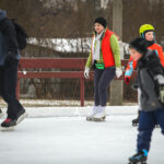 05.01.2016 Kielce. Lodowisko ul. Szczecińska. Pierwszy dzień ślizgania / Stanisław Blinstrub / Radio Kielce