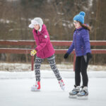 05.01.2016 Kielce. Lodowisko ul. Szczecińska. Pierwszy dzień ślizgania / Stanisław Blinstrub / Radio Kielce