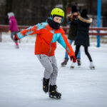 05.01.2016 Kielce. Lodowisko ul. Szczecińska. Pierwszy dzień ślizgania / Stanisław Blinstrub / Radio Kielce