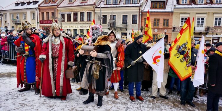 06.01.2015 Sandomierz. Orszak Trzech Króli / Grażyna Szlęzak-Wójcik / Radio Kielce