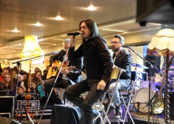 11.01.2015 Finał WOŚP Galeria Korona - zespół Bracia / Stanisław Blinstrub / Radio Kielce