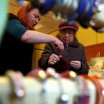 07.02.2016 Skarżysko Kamienna. Kiermasz rękodzieła artystycznego w MCK. / Jarosław Kubalski / Radio Kielce