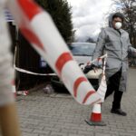 09.02.2016 Kielce. Happening partii Razem przed biurem poselskim Piotra Liroya Marca. / Jarosław Kubalski / Radio Kielce