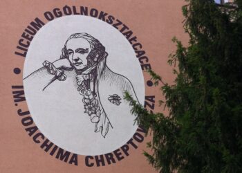 Liceum imienia Chreptowicza w Ostrowcu / Teresa Czajkowska / Radio Kielce