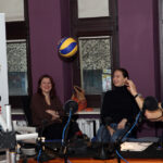 21.02.2016 w DDD gościli przedstawiciele Effectora Kielce. Adrian Buchowski (przyjmujący)  i Adam Swaczyna (asyst. trenera) / Marek Wtorek / Radio Kielce