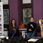 21.02.2016 w DDD gościli przedstawiciele Effectora Kielce. Adrian Buchowski (przyjmujący)  i Adam Swaczyna (asyst. trenera) / Marek Wtorek / Radio Kielce