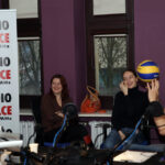 21.02.2016 w DDD gościli przedstawiciele Effectora Kielce. Adrian Buchowski (przyjmujący)  i Adam Swaczyna (asyst. trenera) / Marek Wtorek / Radio Kielce