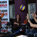 21.02.2016 w DDD gościli przedstawiciele Effectora Kielce. Adrian Buchowski (przyjmujący)  i Adam Swaczyna (asyst. trenera) / Marek Wtorek / Radio Kielce