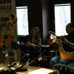 21.02.2016 w DDD gościli przedstawiciele Effectora Kielce. Adrian Buchowski (przyjmujący)  i Adam Swaczyna (asyst. trenera) / Marek Wtorek / Radio Kielce