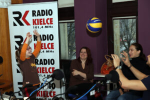 21.02.2016 w DDD gościli przedstawiciele Effectora Kielce. Adrian Buchowski (przyjmujący) i Adam Swaczyna (asyst. trenera) / Marek Wtorek / Radio Kielce