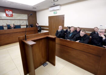 29.12.21015 Kielce. Sąd Okręgowy. Proces byłego wójta Piekoszowa Tadeusza D. i jeszcze 12 osób. / Jarosław Kubalski / Radio Kielce
