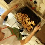 03.02.2016 Kielce. Przygotowywanie faworków i pączków na Tłusty Czwartek w cukierni Dorotka. / Jarosław Kubalski / Radio Kielce