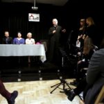 04.02.2016 Kielce. Debaty Młodych. Spotkanie z biskupem Janem Piotrowskim w Domu Kultury Zameczek. / Jarosław Kubalski / Radio Kielce