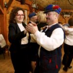 07.02.2016 Ciekoty. Impreza Kusoki. W tan ruszyła też wojewoda Agata Wojtyszek. / Jarosław Kubalski / Radio Kielce