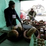 13.02.2016 Kielce. Eko – Bazar przy ulicy Batalionów Chłopskich. / Jarosław Kubalski / Radio Kielce