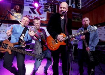 13.02.2016 Kielce. Specjalne Mikrofony Made in Kielce. Płyta Roku "The Rising" - FOLYA. / Jarosław Kubalski / Radio Kielce