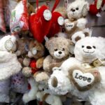 13.02.2016 Kielce. Prezenty na Walentynki w sklepie Prezenciarnia w Galerii Korona. / Jarosław Kubalski / Radio Kielce