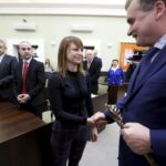 18.02.2016 Kielce. Laura Godek - Miąsik została uhonorowana podczas Sesji Rady. Znalazła się magazynie "Forbes" w  gronie 30 najbardziej uzdolnionych młodych przedsiębiorców w Europie. / Jarosław Kubalski / Radio Kielce