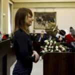 18.02.2016 Kielce. Laura Godek - Miąsik została uhonorowana podczas Sesji Rady. Znalazła się magazynie "Forbes" w  gronie 30 najbardziej uzdolnionych młodych przedsiębiorców w Europie. / Jarosław Kubalski / Radio Kielce