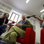 18.02.2016 Kielce. „Dom. Osiedle. Mieszkanie – przestrzeń życia Polaków“ konferencja i przygotowania do wystawy w Institute of Design. Kurator wystawy Dawid Strębicki. / Jarosław Kubalski / Radio Kielce