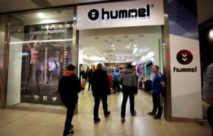 19.02.2016 Kielce. Otwarcie sklepu Hummel w Galerii Echo. / Jarosław Kubalski / Radio Kielce