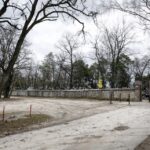 22.02.2016 Kielce. Cmentarz i parking przed cmentarzem na Białogonie. / Jarosław Kubalski / Radio Kielce