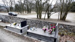 22.02.2016 Kielce. Cmentarz i parking przed cmentarzem na Białogonie. / Jarosław Kubalski / Radio Kielce