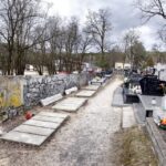 22.02.2016 Kielce. Cmentarz i parking przed cmentarzem na Białogonie. / Jarosław Kubalski / Radio Kielce