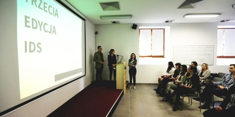 24.02.2016 Kielce . Rozpoczęcie trzeciej edycji Italian Design School w Institute of Design. / Jarosław Kubalski / Radio Kielce