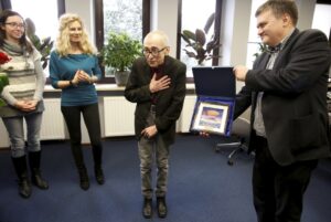 26.02.2016 Kielce. Bronisław Opałko został uhonorowany przez rozgłośnię Radia Kielce za 40 lat pracy twórczej. / Jarosław Kubalski / Radio Kielce