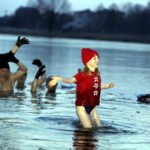 27.02.2016 Umer. W zalewie kąpały się morsy z gminy Zagnańsk. / Jarosław Kubalski / Radio Kielce