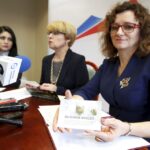 26.02.2016 Kielce. Rzecznik prasowy wojewody Diana Głownia, naczelnik IPN Dorota Koczwańska-Kalita i wojewoda Agata Wojtyszek podczas konferencji na temat obchodów Dnia Żołnierzy Wyklętych. / Jarosław Kubalski / Radio Kielce