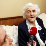 19.02.2016 Kielce. Setne urodziny obchodziła pani Agata Tomaszewska. / Jarosław Kubalski / Radio Kielce