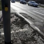 25.02.2016 Kielce. Dziura w jezdni na skrzyżowaniu ulic Łódzkiej i Olszewskiego. / Jarosław Kubalski / Radio Kielce