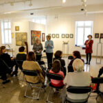 1.2.2016 Kielce. Od 1 lutego 2016 r. BWA rozpoczęło współpracę z Uniwersytetem Trzeciego Wieku organizując warsztaty „Ponad czasem”. / Wojciech Habdas / Radio Kielce