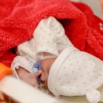 2.2.2016 Kielce. Mikołaj, Hubert i Albert, trojaczki, zostały dziś wypisane do domu. Chłopcy urodzili 30 grudnia 2015 roku. / Wojciech Habdas / Radio Kielce