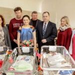 2.2.2016 Kielce. Mikołaj, Hubert i Albert, trojaczki, zostały dziś wypisane do domu. Chłopcy urodzili 30 grudnia 2015 roku. / Wojciech Habdas / Radio Kielce