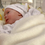 2.2.2016 Kielce. Mikołaj, Hubert i Albert, trojaczki, zostały dziś wypisane do domu. Chłopcy urodzili 30 grudnia 2015 roku. / Wojciech Habdas / Radio Kielce