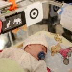 2.2.2016 Kielce. Mikołaj, Hubert i Albert, trojaczki, zostały dziś wypisane do domu. Chłopcy urodzili 30 grudnia 2015 roku. / Wojciech Habdas / Radio Kielce