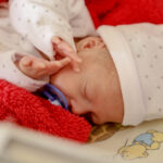 2.2.2016 Kielce. Mikołaj, Hubert i Albert, trojaczki, zostały dziś wypisane do domu. Chłopcy urodzili 30 grudnia 2015 roku. / Wojciech Habdas / Radio Kielce