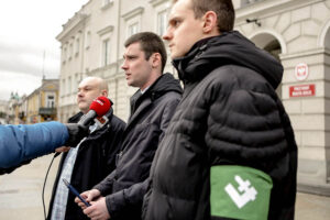 2.2.2016 Kielce. Dawid Lewicki, szef partii Korwin w świętokrzyskiem mówi, że Straż miejska jest instytucją niepotrzebną, drogą w utrzymaniu i nieefektywną. / Wojciech Habdas / Radio Kielce