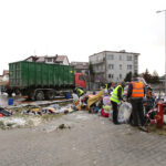 2.2.2016 Kielce. Wywrócona ciężarówka  na rondzie, łączącym ulicę Batalionów Chłopskich i 1 Maja / Wojciech Habdas / Radio Kielce