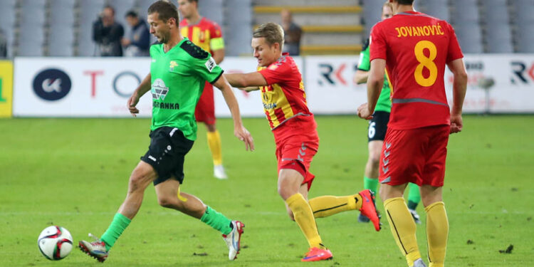 21.9.2015 Kielce. Mecz Korona Kielce - Górnik Łęczna / Wojciech Habdas / Radio Kielce