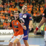 11.02.2016 Krisianstad. IFK-VTK. Druga połowa meczu. Olaffur Abdres Gudmundsson i Denis Buntić / Stanisław Blinstrub / Radio Kielce