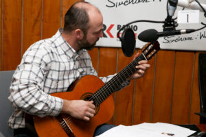 17.02.2016 W dobrym Tonie. Mini Koncert i wywiad z Arturem Biniekem oraz Kamilem Powrózkiem. / Stanisław Blinstrub / Radio Kielce