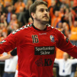 11.02.2016 Krisianstad. IFK-VTK. Druga połowa meczu. Nebojsa Simic / Stanisław Blinstrub / Radio Kielce