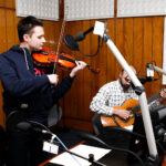 17.02.2016 W dobrym Tonie. Mini Koncert i wywiad z Arturem Biniekem oraz Kamilem Powrózkiem. / Stanisław Blinstrub / Radio Kielce