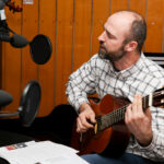 17.02.2016 W dobrym Tonie. Mini Koncert i wywiad z Arturem Biniekem oraz Kamilem Powrózkiem. / Stanisław Blinstrub / Radio Kielce