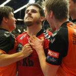 11.02.2016 Krisianstad. IFK-VTK. Druga połowa meczu. Nebojsa Simic / Stanisław Blinstrub / Radio Kielce